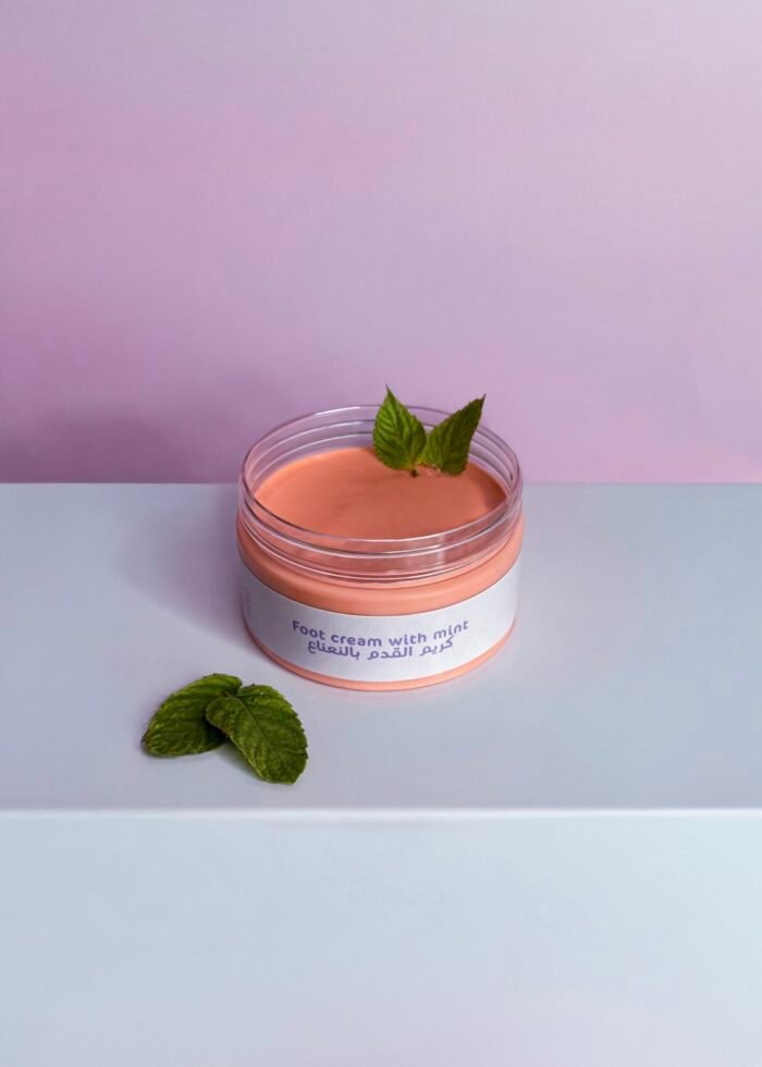 كريم القدم بالنعناع 
Foot cream wi - Image 2